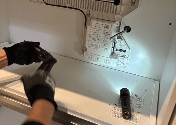 下地補強の施工中